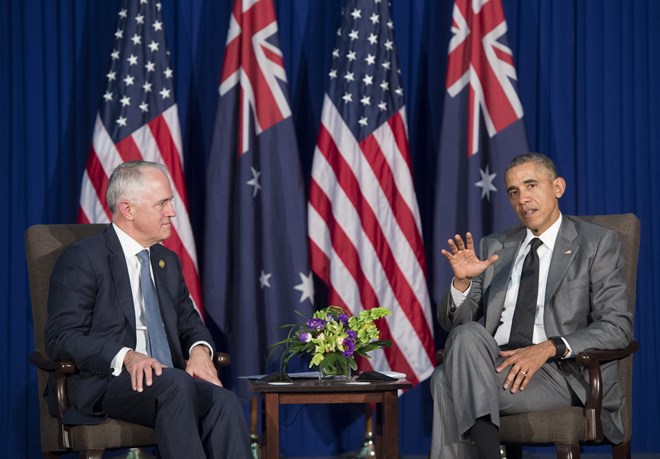 Tổng thống Mỹ Barack Obama thảo luận với Thủ tướng Australia Malcolm Turnbull. (Nguồn: AFP)