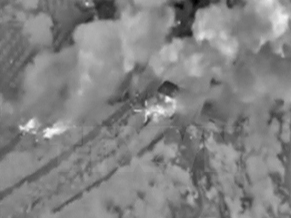 Nga tăng cường không kích ở Syria sau vụ máy bay bị đánh bom