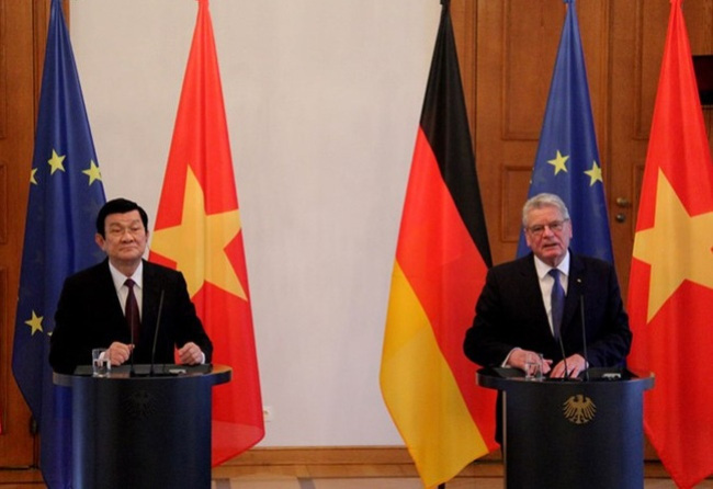 Chủ tịch nước Trương Tấn Sang và Tổng thống Đức Joachim Gauck trong cuộc họp báo thông tin về cuộc hội đàm giữa hai nhà lãnh đạo. (Ảnh: VOV)