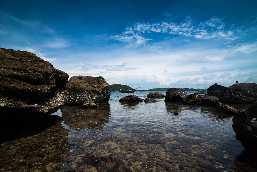  Phu Quoc attracts a large number of domestic and foreign visitors thanks to its wild and natural beauty. 