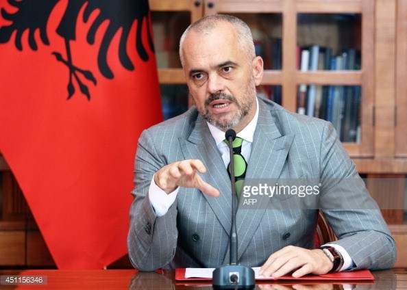 Hàng nghìn người biểu tình đòi chính phủ Albania từ chức
