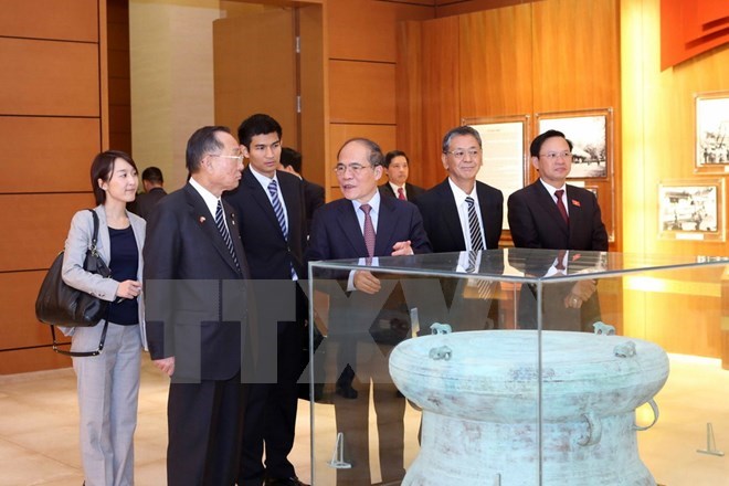 President of the House of Councillors of Japan Yamazaki Masaaki and National Assembly Chairman Nguyen Sinh Hung