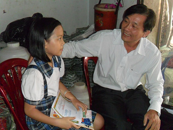 VCSF presents scholarships to studious poor children