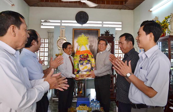 Lãnh đạo tỉnh thăm và chúc mừng Giáng sinh 2015