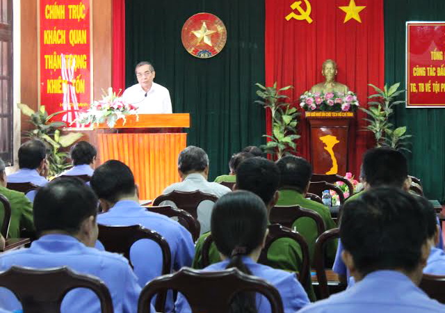 Đồng chí Trần Văn Tư phát biểu chỉ đạo tại hội nghị