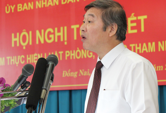  Đồng chí Nguyễn Sơn phát biểu tại hội nghị.