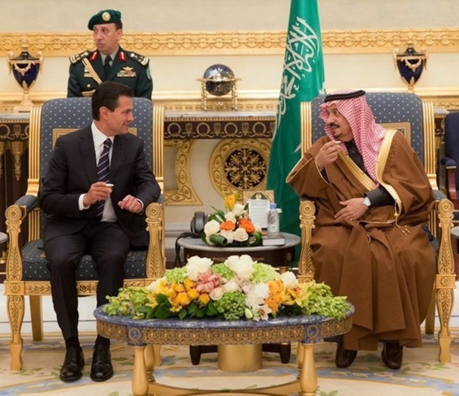 Tổng thống Mexico Enrique Peña Nieto (trái) và Quốc vương nước chủ nhà Salman bin Abdulaziz Al Saud. (Nguồn: noticiasmvs)