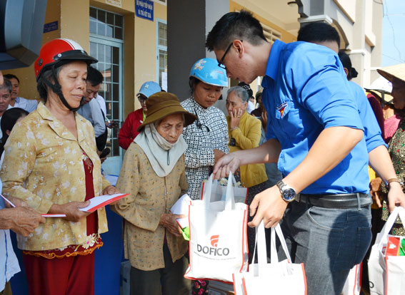 Over VND1 bln worth of Tet gifts to be presented