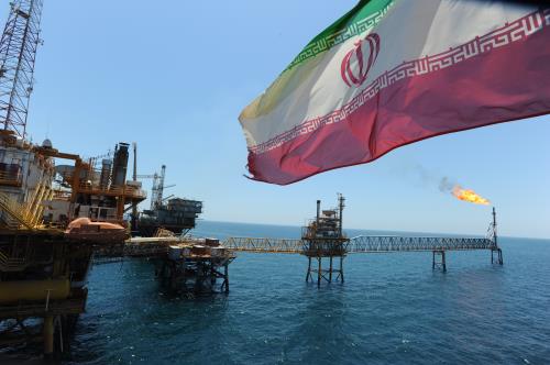 Sự trở lại của Iran tăng sức ép dư cung lên thị trường dầu mỏ