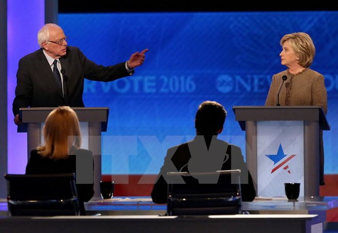 Bà Hillary Clinton nới rộng khoảng cách với đối thủ Bernie Sanders