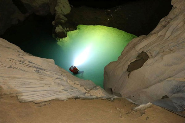 Conquering Hell Cave in Ha Giang