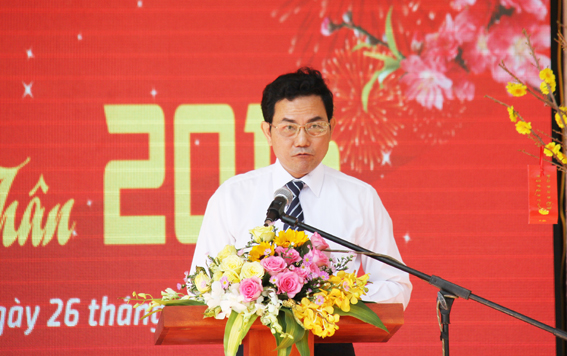 Phó chủ tịch UBND tỉnh Võ Văn Chánh phát biểu tại buổi họp mặt.