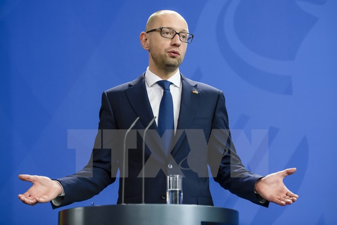 Thủ tướng Ukraine Arseniy Yatsenyuk phát biểu tại một cuộc họp báo ở Berlin, Đức. (Nguồn: AFP/TTXVN)