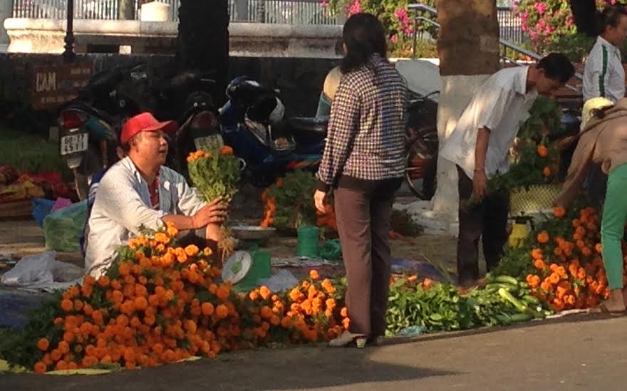 Giá các loại thực phẩm, hoa, rau củ quả bán tại chợ Biên Hòa hạ nhiệt