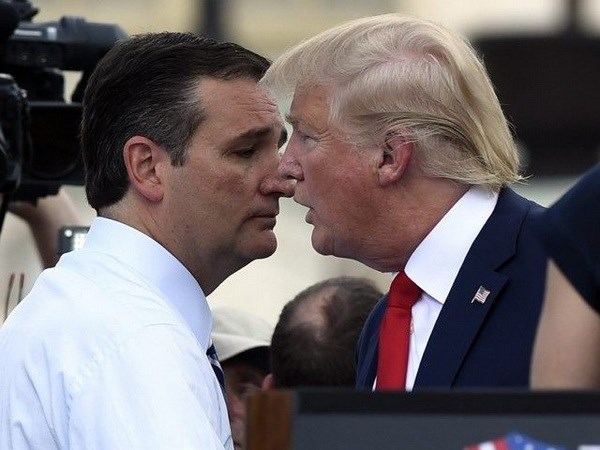 Bầu cử Mỹ 2016: Donald Trump lần đầu tiên mất vị trí dẫn đầu
