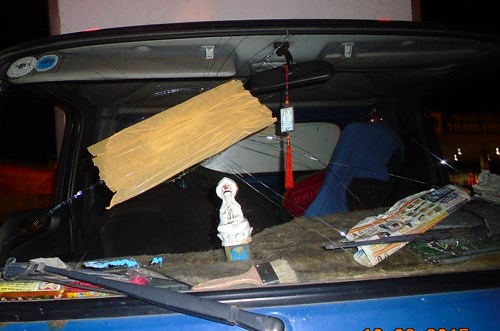 A car was damaged after being thrown with stone on the Ho Chi Minh City - Long Thanh - Dau Giay Expressway.