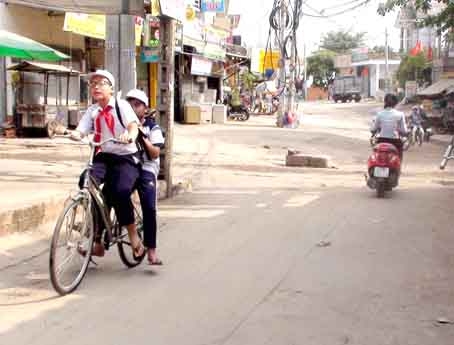 Đoạn đường 400m thuộc dự án liên khu phố 3-4-5 phường Long Bình hiện chưa thi công.  Ảnh: D.LINH