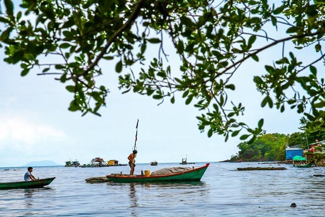   Hai Tac is a small island, around 28km from Ha Tien beach and 40km from Phu Quoc is spotted for good seafood.