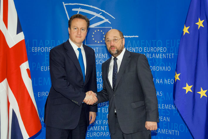 Chủ tịch Nghị viện châu Âu Martin Schulz (phải) và Thủ tướng Anh David Cameron tại Brussels, Bỉ
