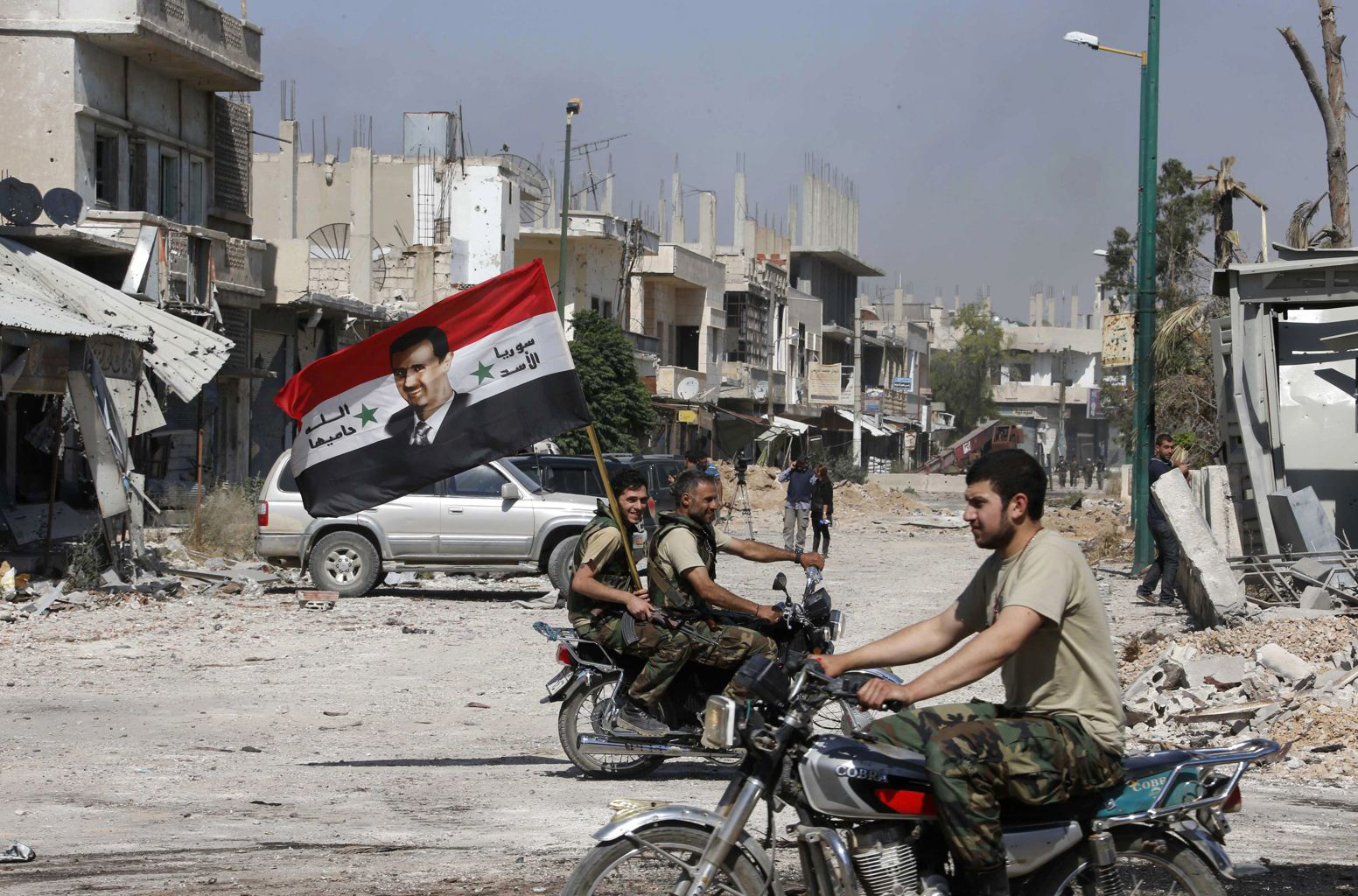 Binh sỹ Syria tại khu vực Kweyris, gần căn cứ không quân Kweyris, phía đông Aleppo, Syria