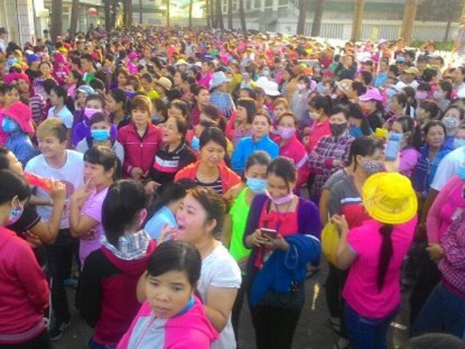 Around 17,000 workers of Pouchen company in Dong Nai Province go on strike on Thursday.