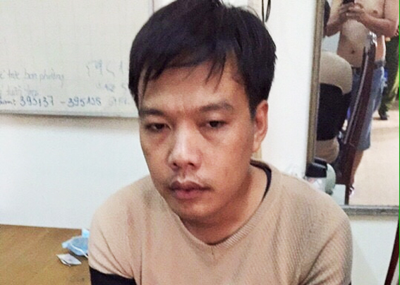 Đối tượng Phạm Văn Hùng bị bắt tại cơ quan công an. (ảnh: M.T)