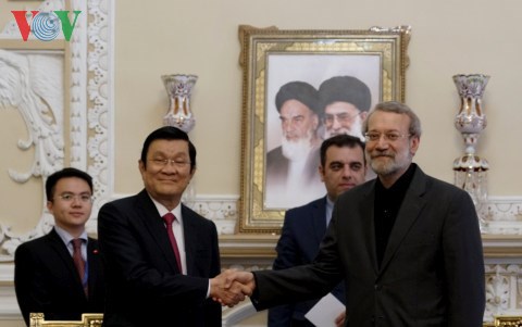 President Truong Tan Sang (L) and Speaker of the Iranian National Consultative Assembly Ali Larijani (Source: vov.vn)