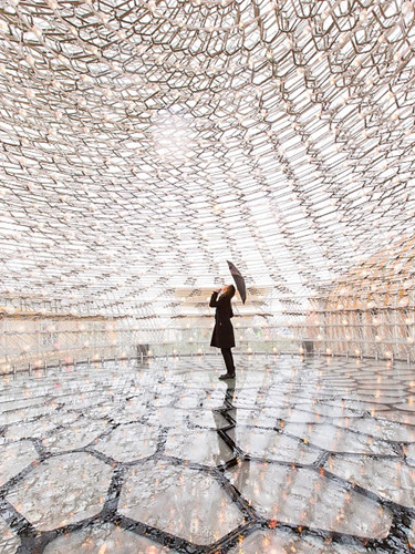 UK Leaks by Laurian Ghinitoiu