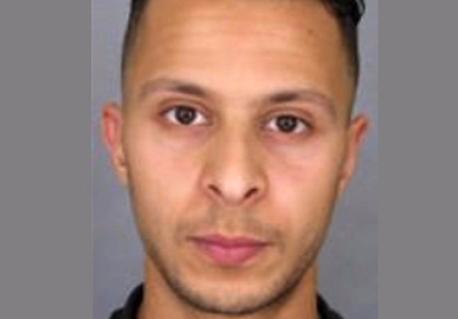 Abdeslam từng có ý định "nổ tung thân mình ở Stade de France"