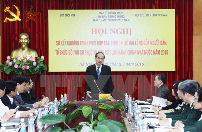 Vietnam Fatherland Front President Nguyen Thien Nhan (standing) (Photo: VNA)