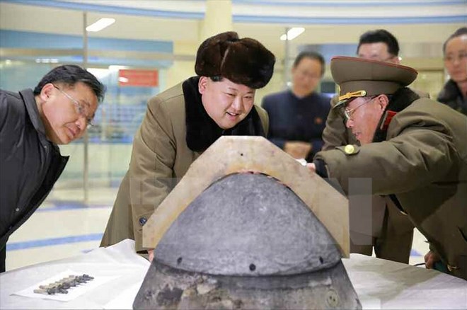 Ông Kim Jong-Un ra lệnh thử nghiệm động cơ tên lửa đẩy cỡ lớn