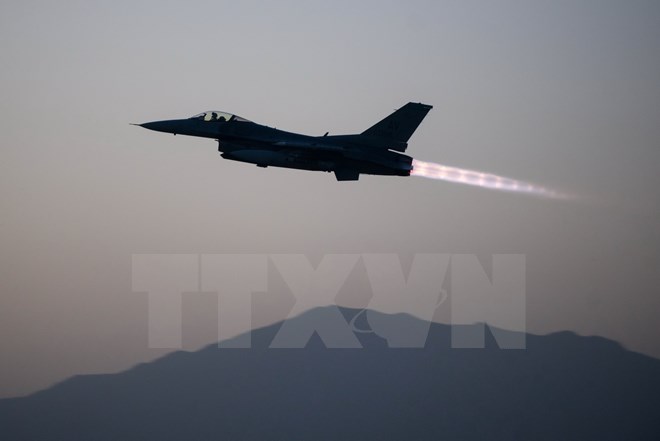 Máy bay tiêm kích F-16. (Nguồn: AFP/TTXVN)