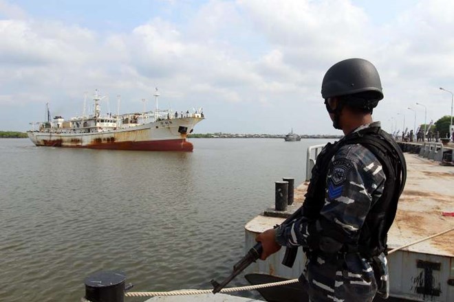 Lộ diện tàu Trung Quốc bị bắt ở Indonesia khi chạy trốn Interpol