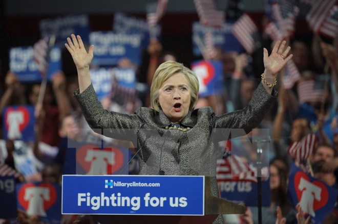 Bà Hillary Clinton đại thắng trong ngày bầu cử "Siêu thứ Ba"