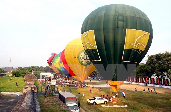 The international hot air balloon fiesta kicked off in Hue city, central Thua Thien-Hue province on May 4. 