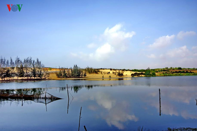 A smaller lake named Bau Ong (Man Lake) and a bigger lake Bau Ba (Woman Lake) are perfect travel destinations.