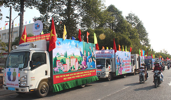 Đoàn xe diễu hành tuyên truyền bình đẳng giới trên một số tuyến đường của TP. Biên Hòa