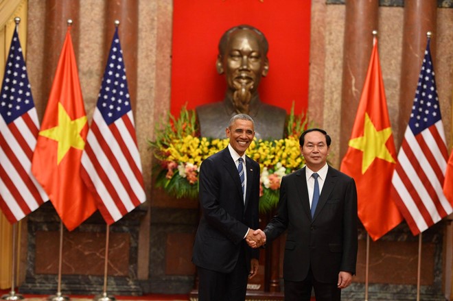 Tổng thống Obama tuyên bố dỡ bỏ lệnh cấm vận vũ khí đối với Việt Nam