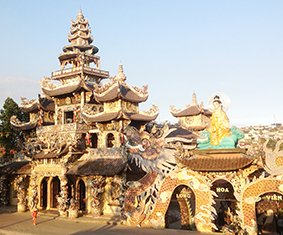 A view of Linh Phuoc Pagoda.