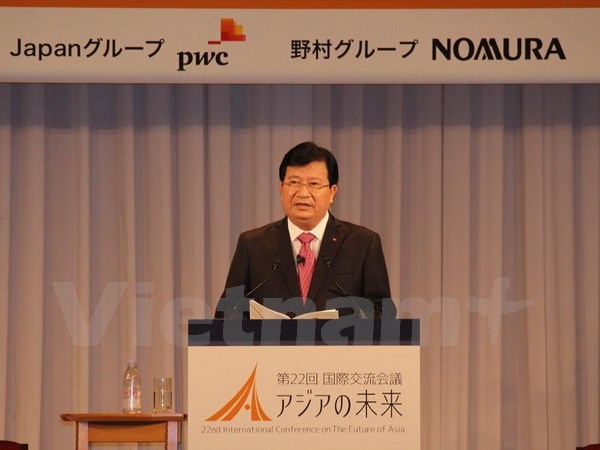 Deputy PM Trinh Dinh Dung delivers his speech at the 22nd Conference on The Future of Asia in Tokyo. 