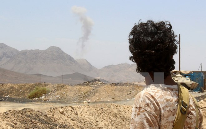 Liên minh Arab đánh chặn tên lửa đạn đạo của phiến quân Houthi