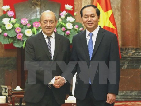 President Tran Dai Quang and French Defence Miniser Jean-Yves Le Drian