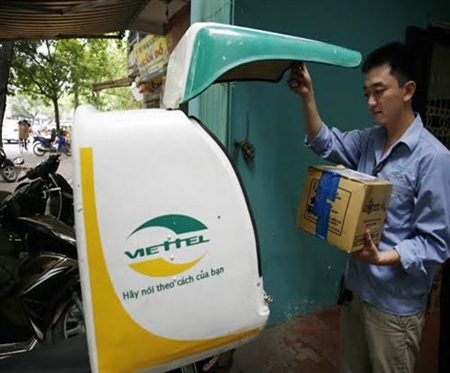 ViettelPost receives mailers via Viettel shops