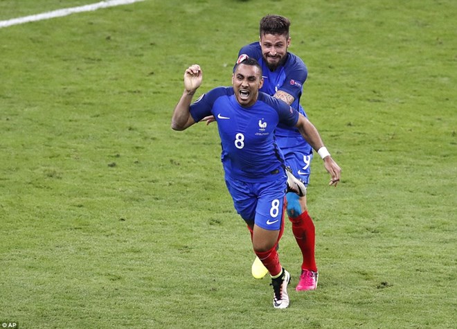 Payet và Giroud là những người giúp Pháp chiến thắng. (Nguồn: AP)