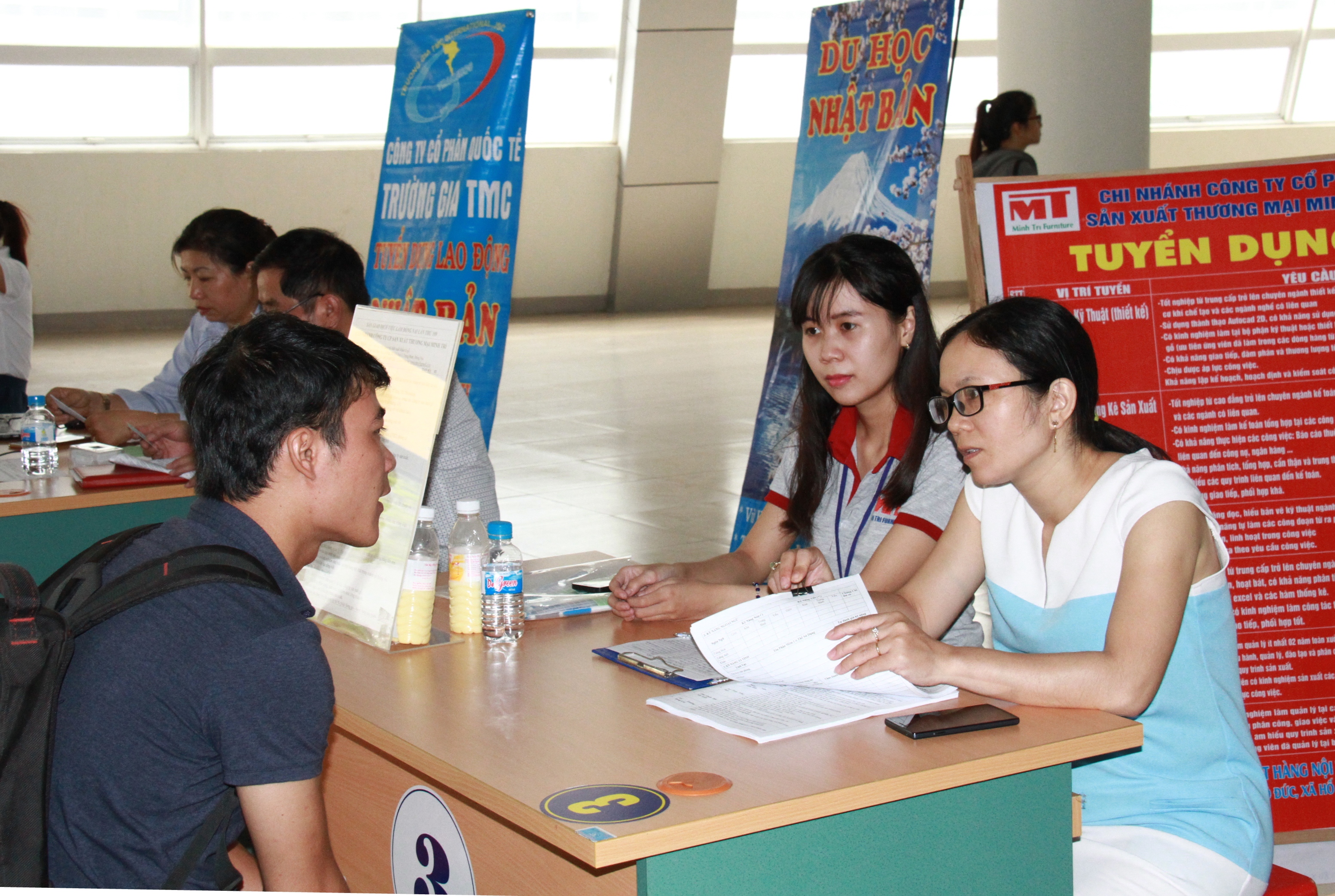 108th job transaction floor attracts 34 enterprises