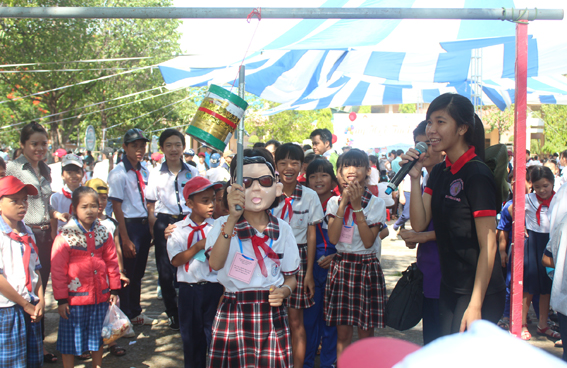 1,500 children enjoys "Children Festival"