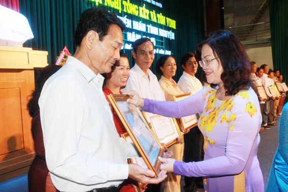 Dong Nai praises outstanding blood donors