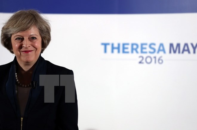 Bộ trưởng Nội vụ Anh Theresa May trong chiến dịch vận động tranh cử ở Birmingham ngày 11/7. (NguoonfL EPA/TTXVN)