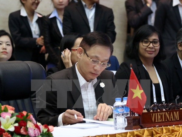 Trưởng SOM Việt Nam, Thứ trưởng Ngoại giao Lê Hoài Trung, tại Hội nghị. (Ảnh: Phạm Kiên/TTXVN)
