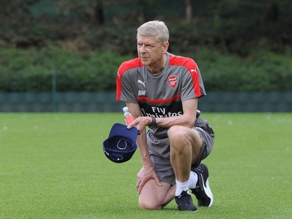 Không ai biết Wenger đang toan tính điều gì. (Nguồn: Mirror)